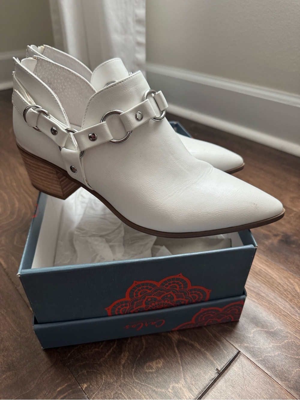 Carlos by Carlos Santana White Pointed Ankle Booties with Ring Strap